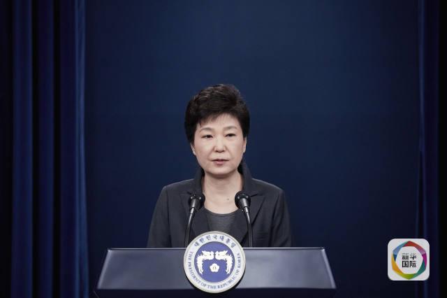 11月4日,在位于韩国首尔的总统府青瓦台,韩国总统朴槿惠发表对国民讲话。 新华社发(青瓦台总统府提供)